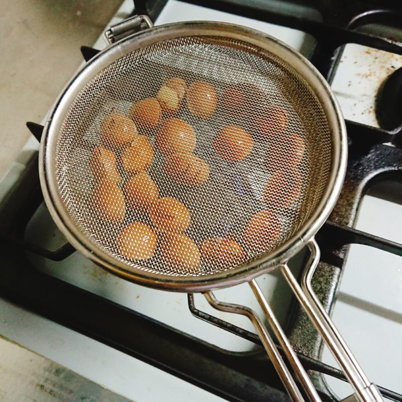 銀杏の煎り方、電子レンジ、フライパン、煎り網を使った方法。 美味を並べて